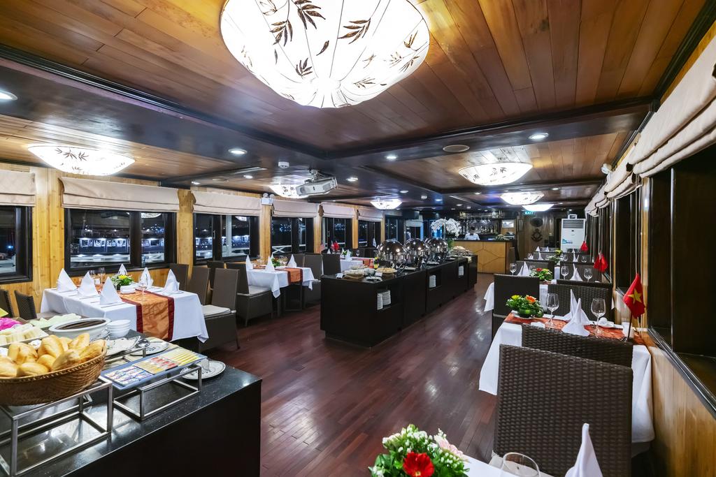 dining syrena cruise halong bay vietnam