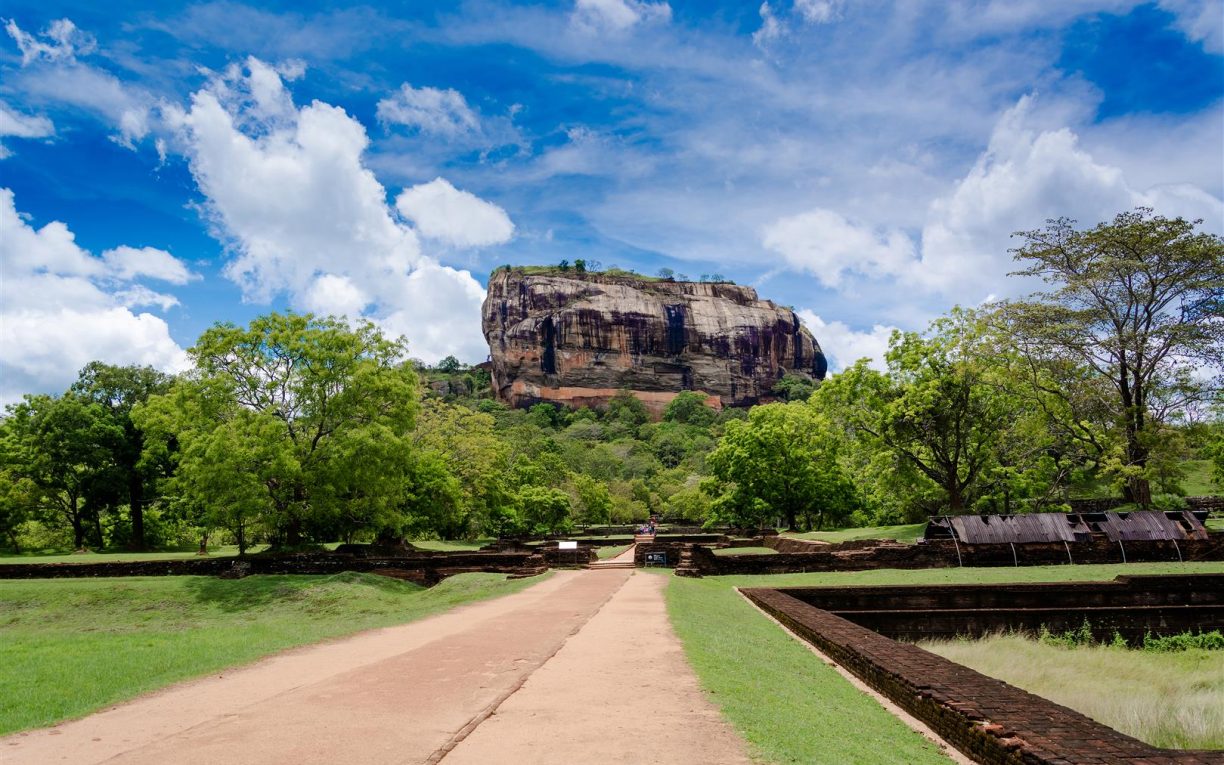 Sigiriya Rock Fortress dambulla sri lanka